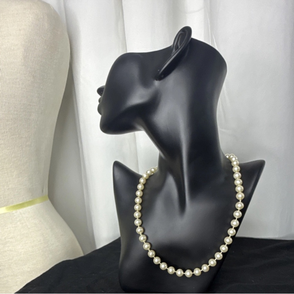 Elegant Pearl Necklace